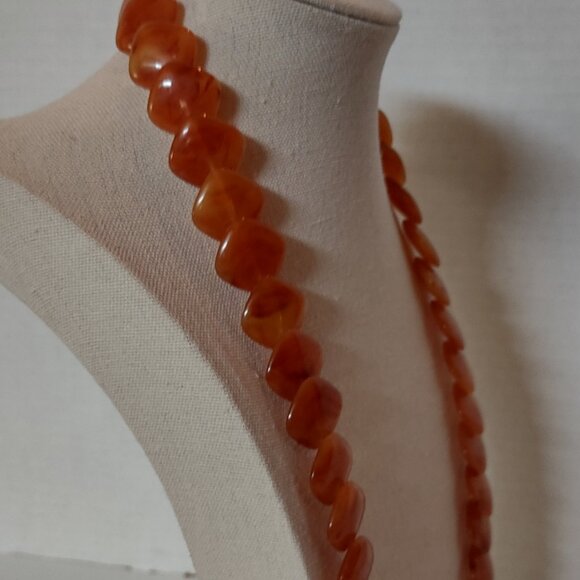 RARE Vintage Faux Amber Lucite Beaded 26” Necklace 1970s MCM - Picture 5 of 9